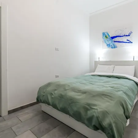 Apartment Benedetta Flat - Metropigneto & Tram - Free Wi-fi Rome