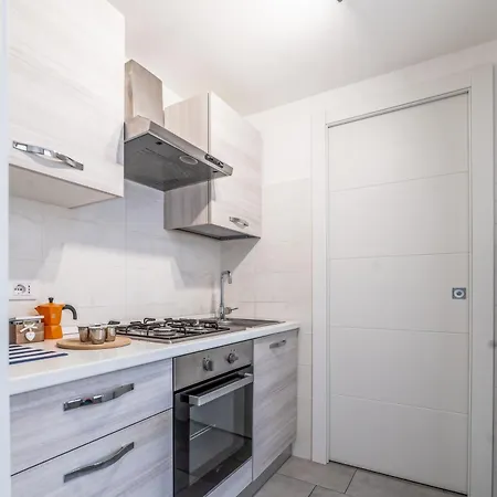 Benedetta Flat - Metropigneto & Tram - Free Wi-fi Rome